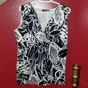 Black and white tunic top XL